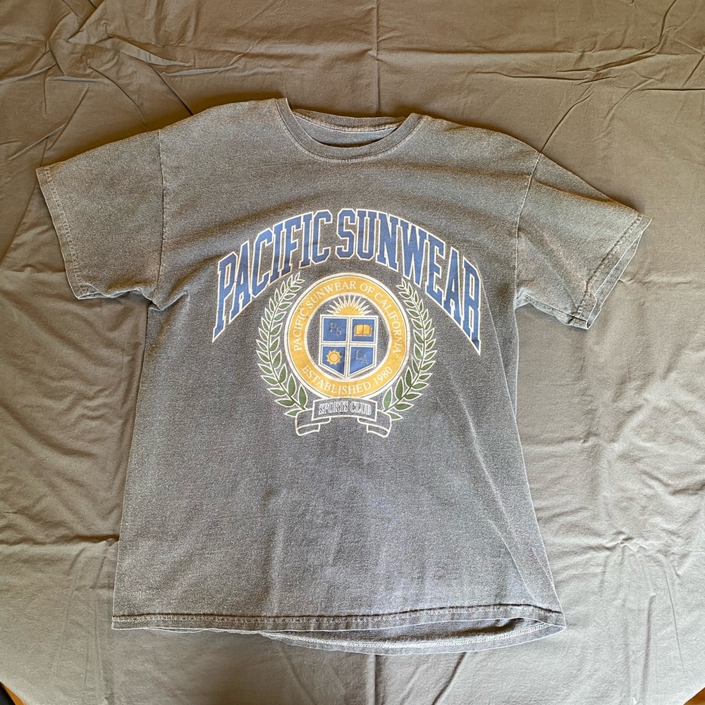 Medium Pacsun graphic tee
